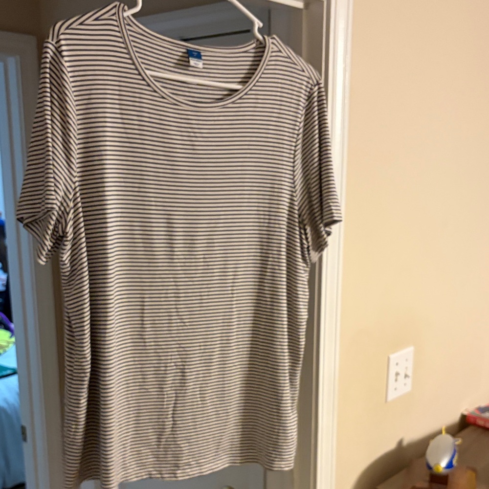 Old Navy Black & White Striped Short Sleeve Top